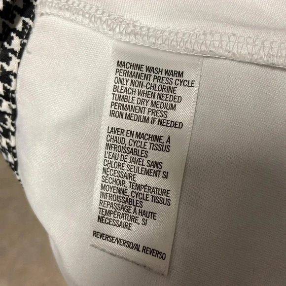 IZOD Golf Skort Size 8 Houndstooth Black and Stretch Performance Golf Tennis - Picture 8 of 9